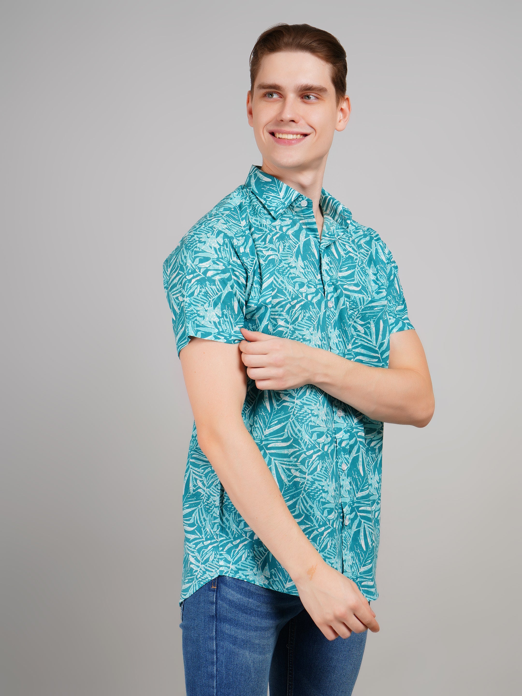 Stylish Printed Half Sleeve Shirt for Men