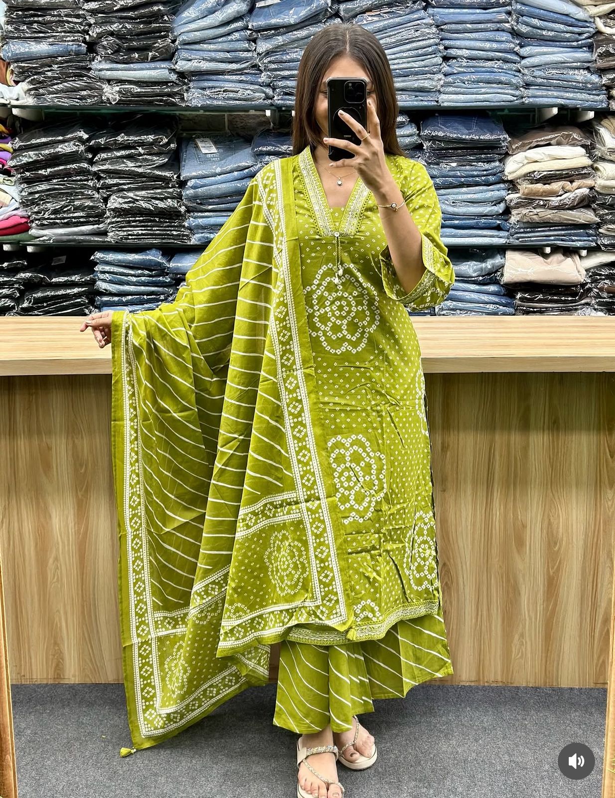 Bandhani Printed Green Kurta Set with Dupatta