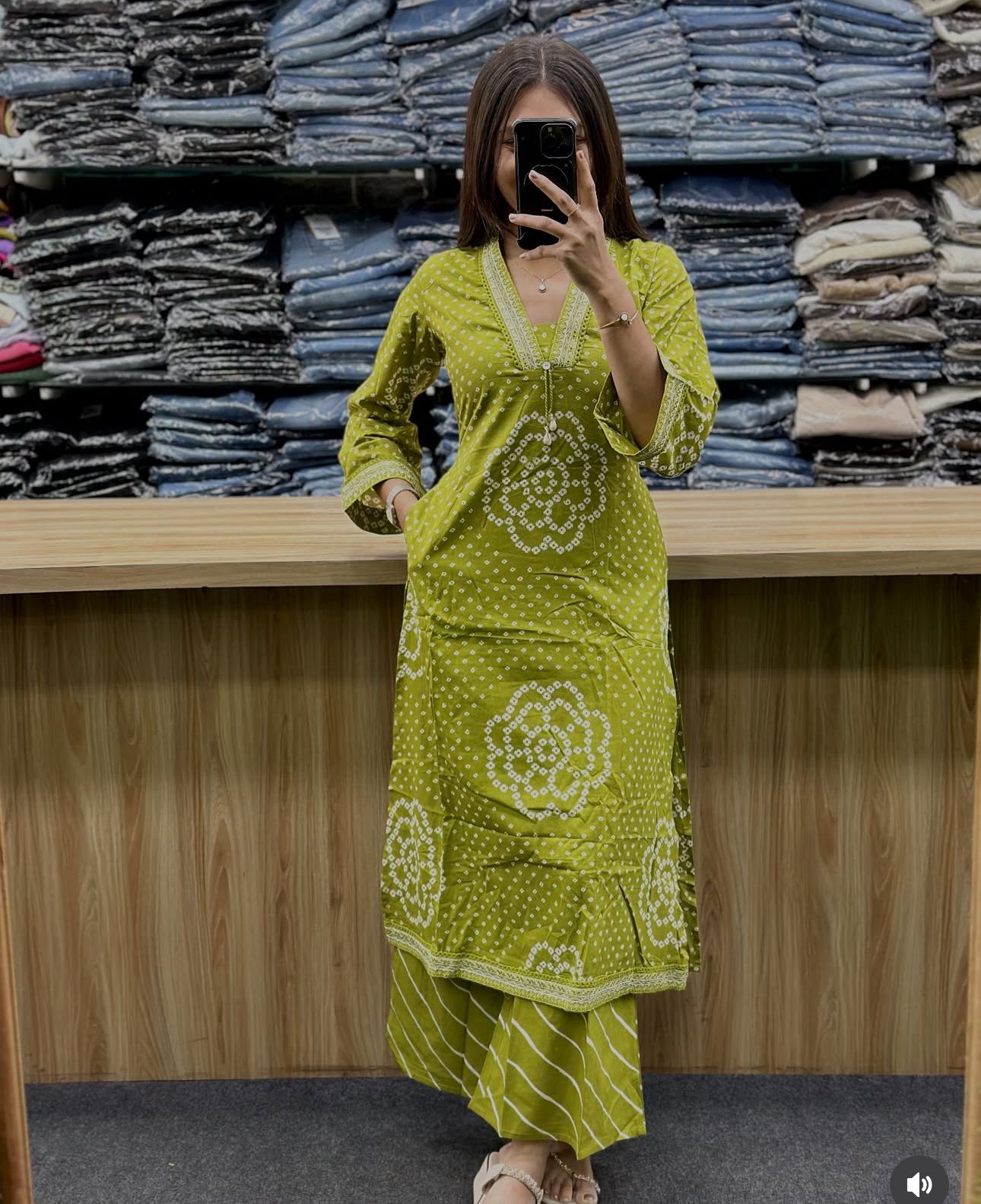 Bandhani Printed Green Kurta Set with Dupatta