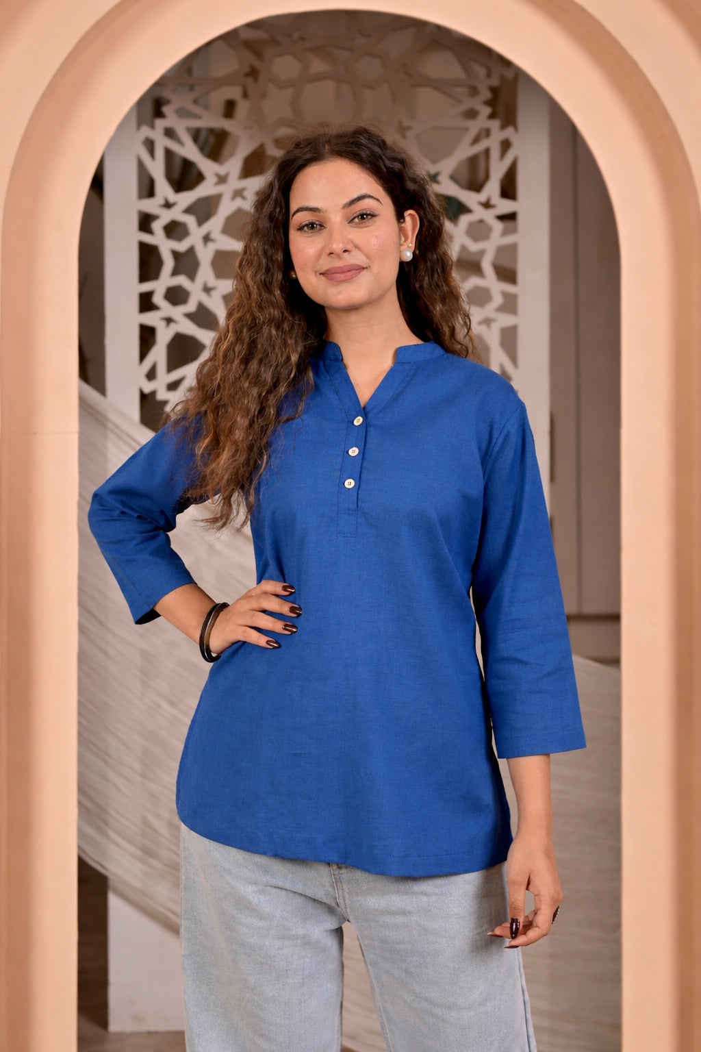 Women Solid Black Straight Kurti Top
