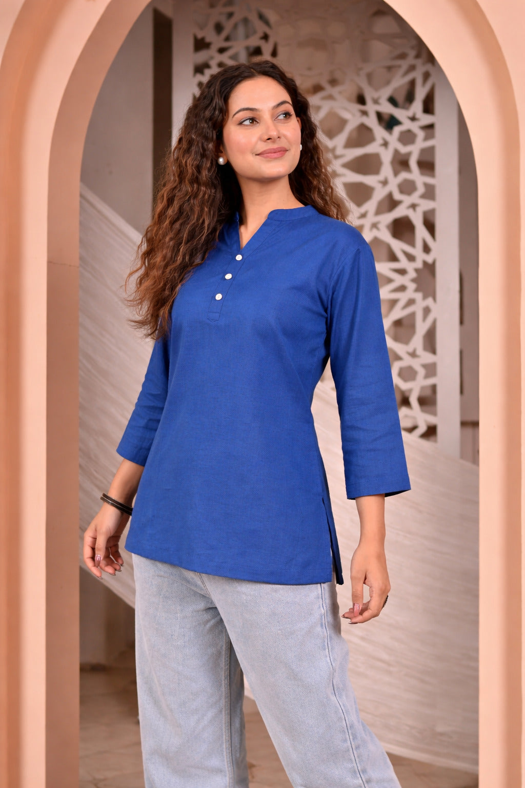 Women Solid Black Straight Kurti Top