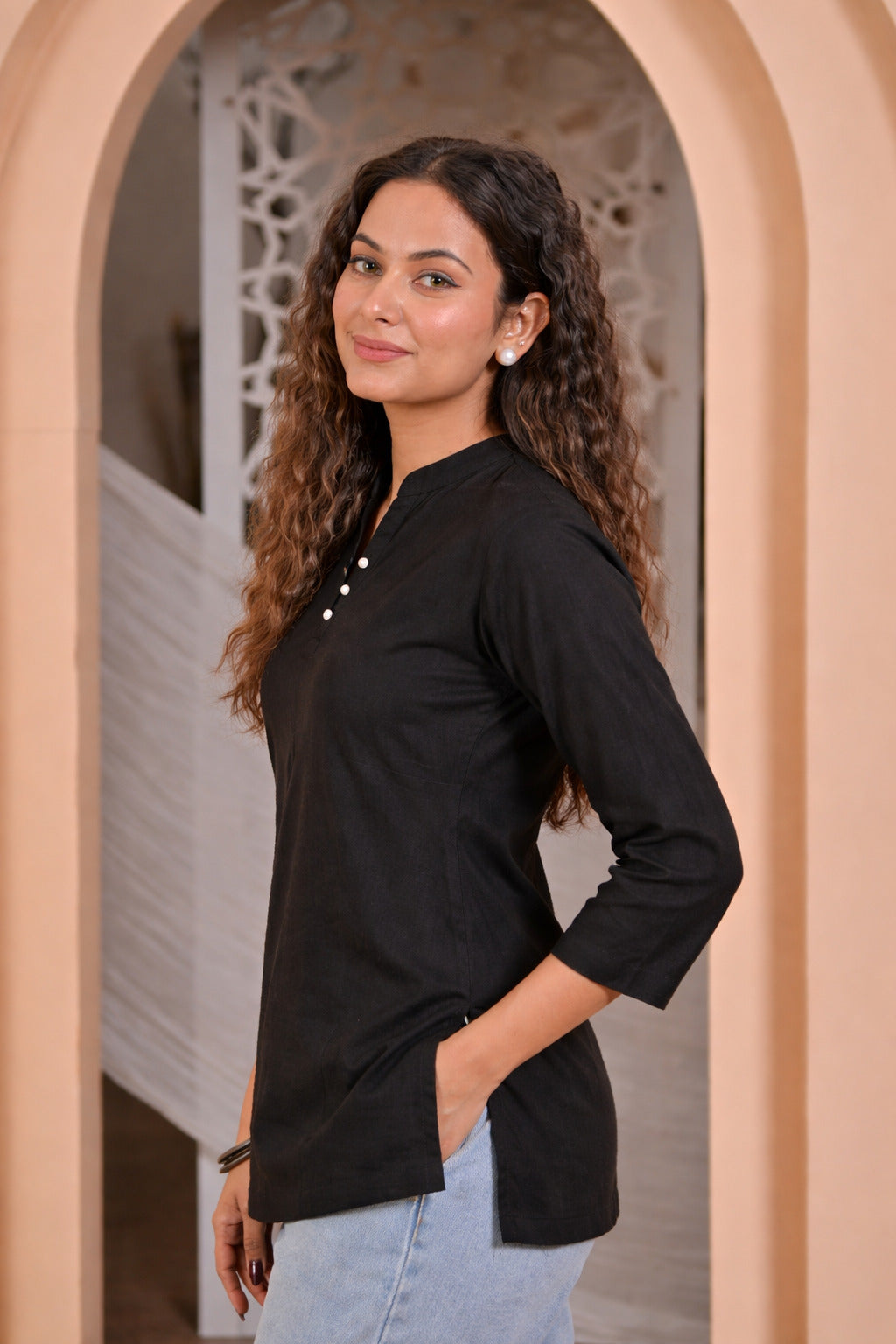 Women Solid Black Straight Kurti Top