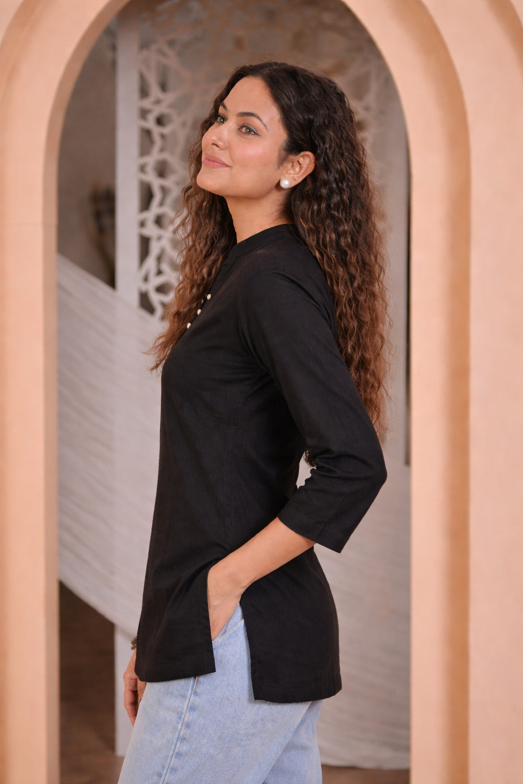 Women Solid Black Straight Kurti Top