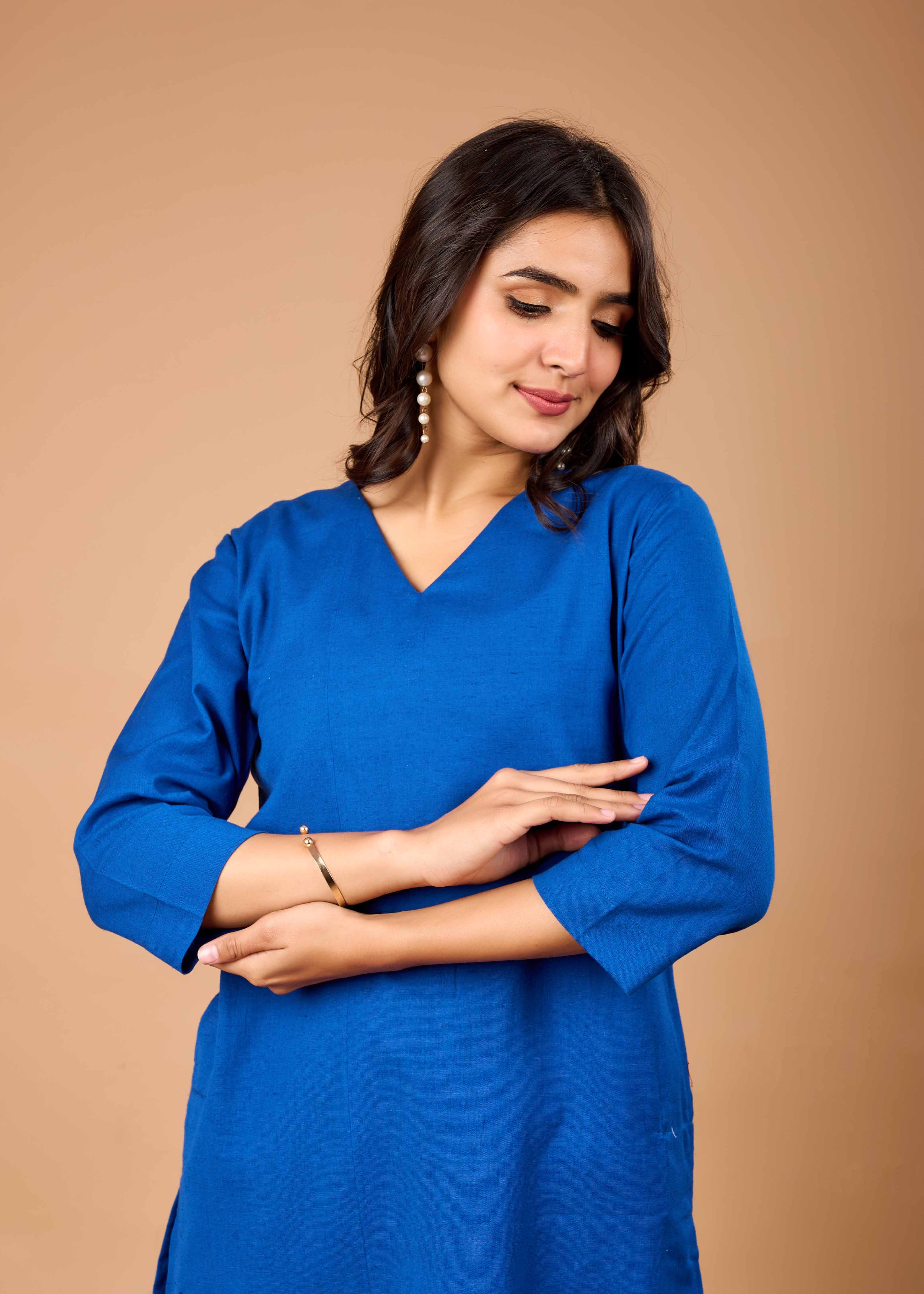 Women Blue Airy Linen Kurta with Trousers