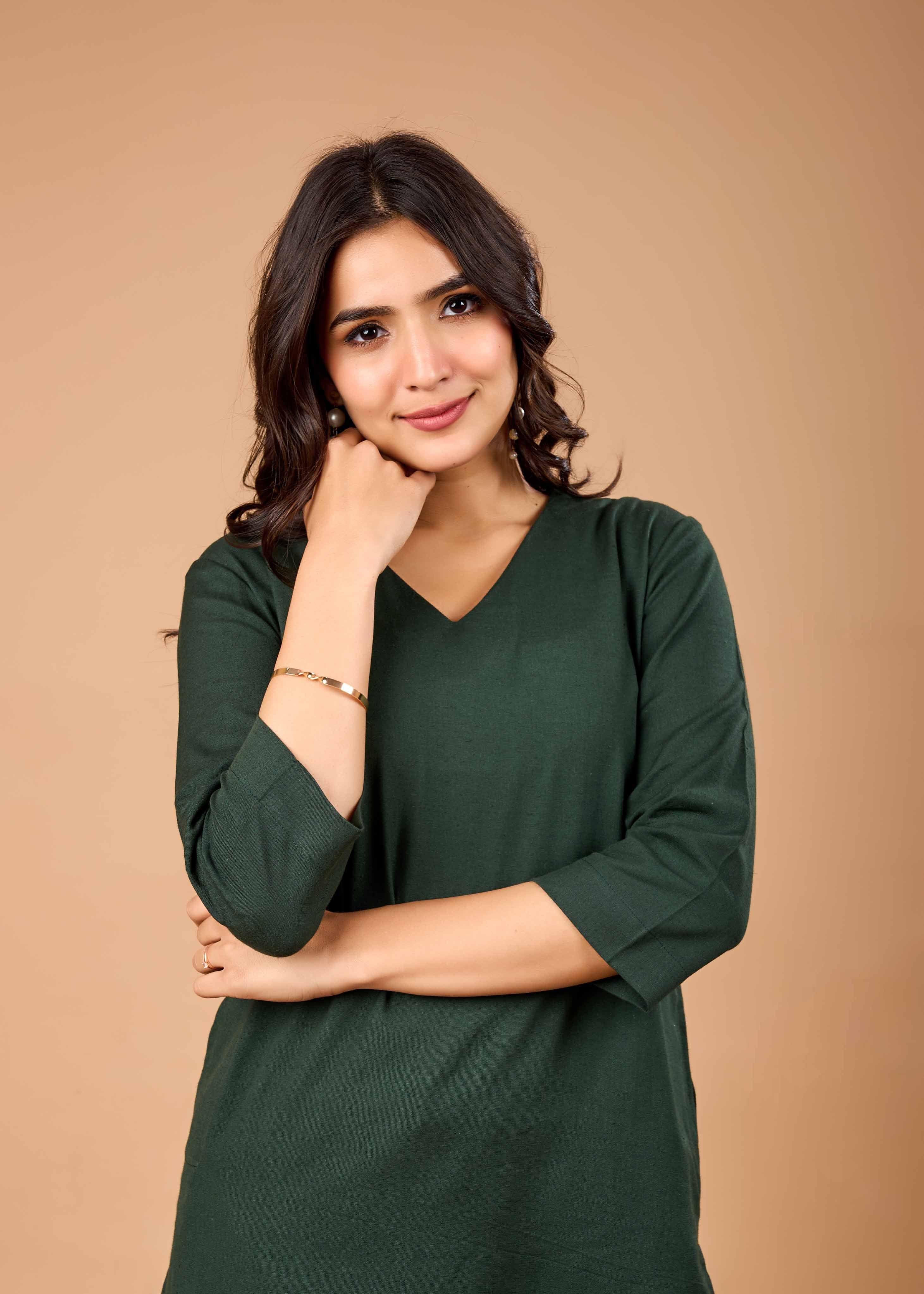 Women Green Airy Linen Kurta with Trousers