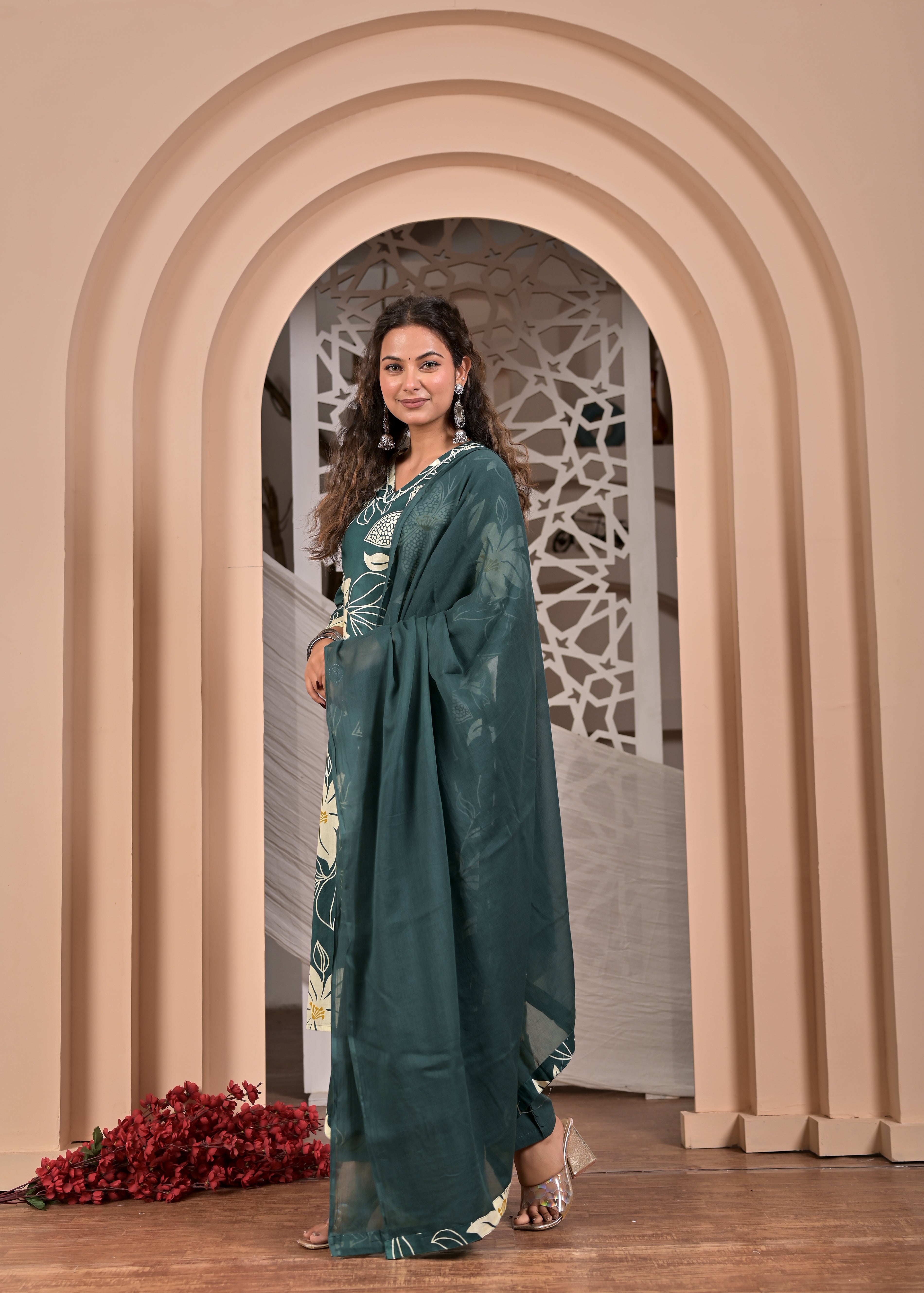 Women Printed Ethnic Kurta Pant Set