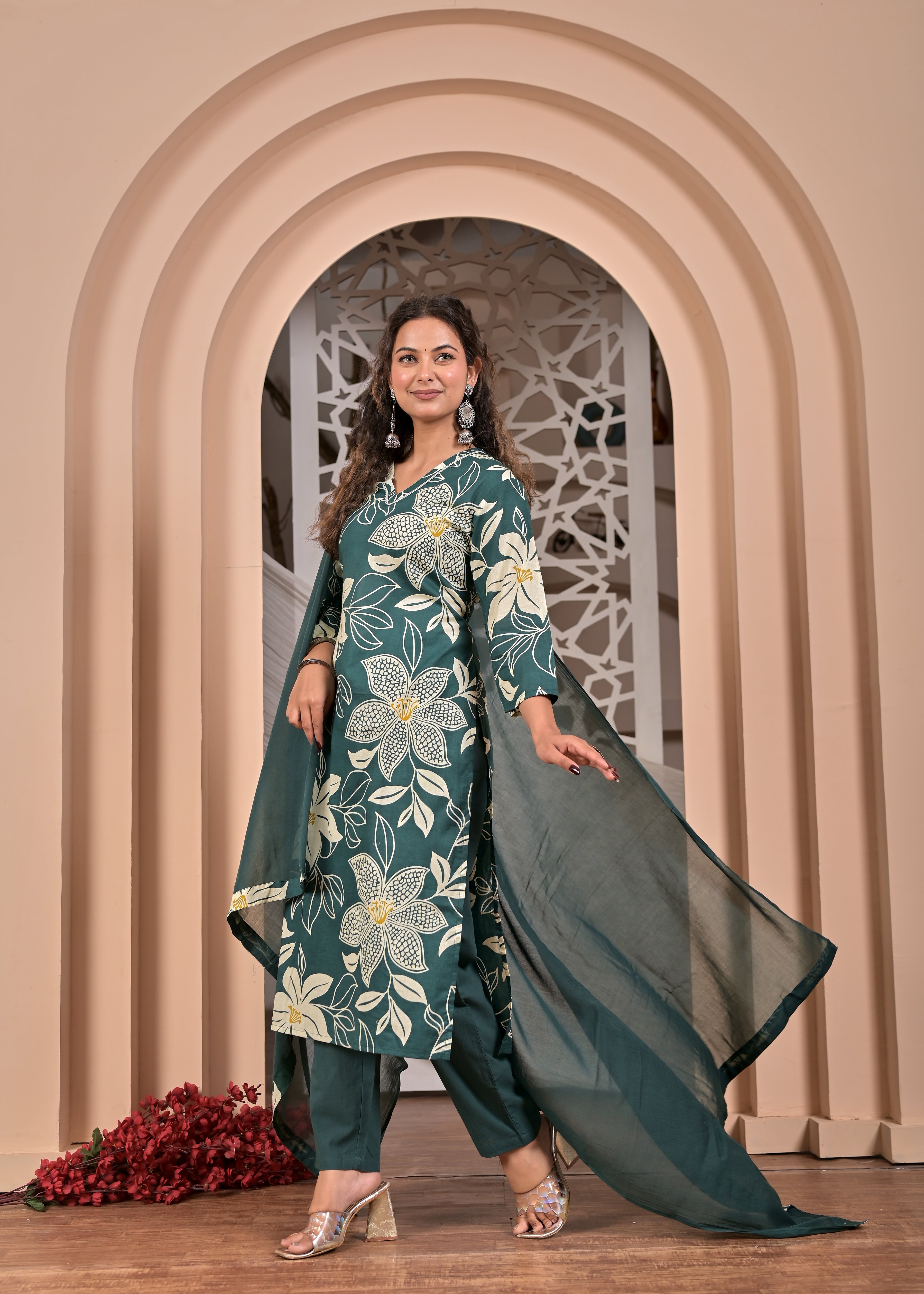 Women Printed Ethnic Kurta Pant Set