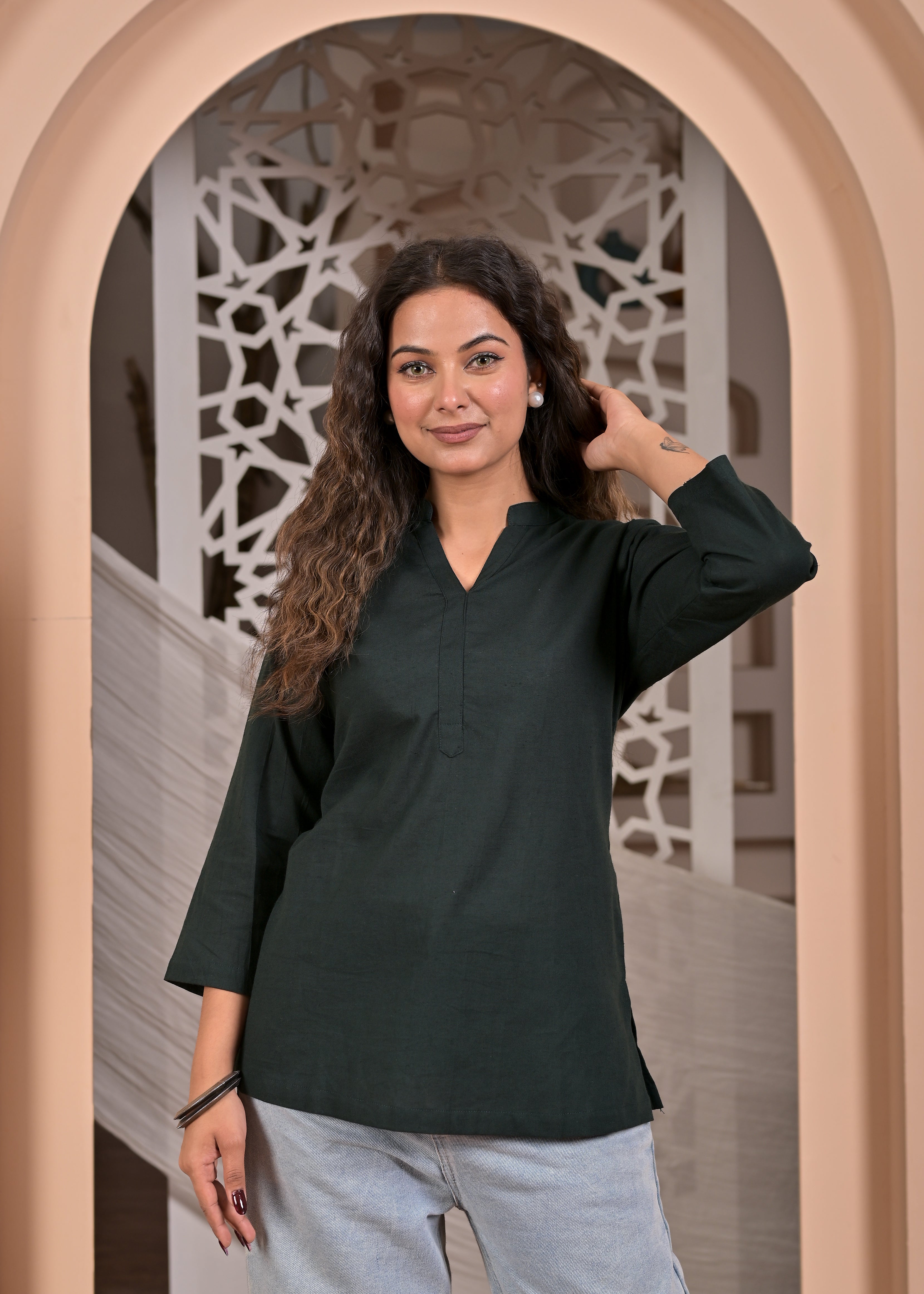 Women Solid Black Straight Kurti Top