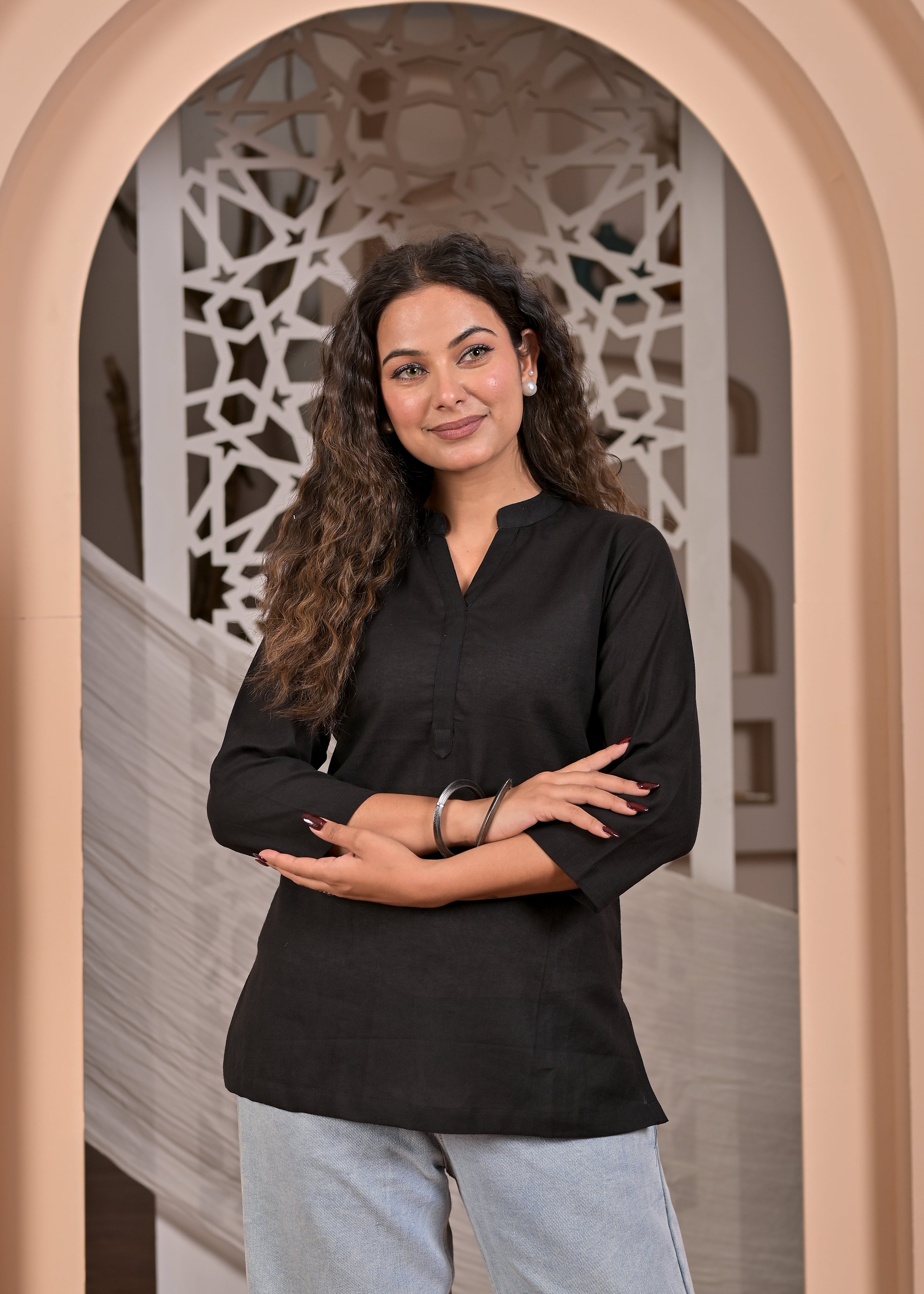 Women Solid Black Straight Kurti Top