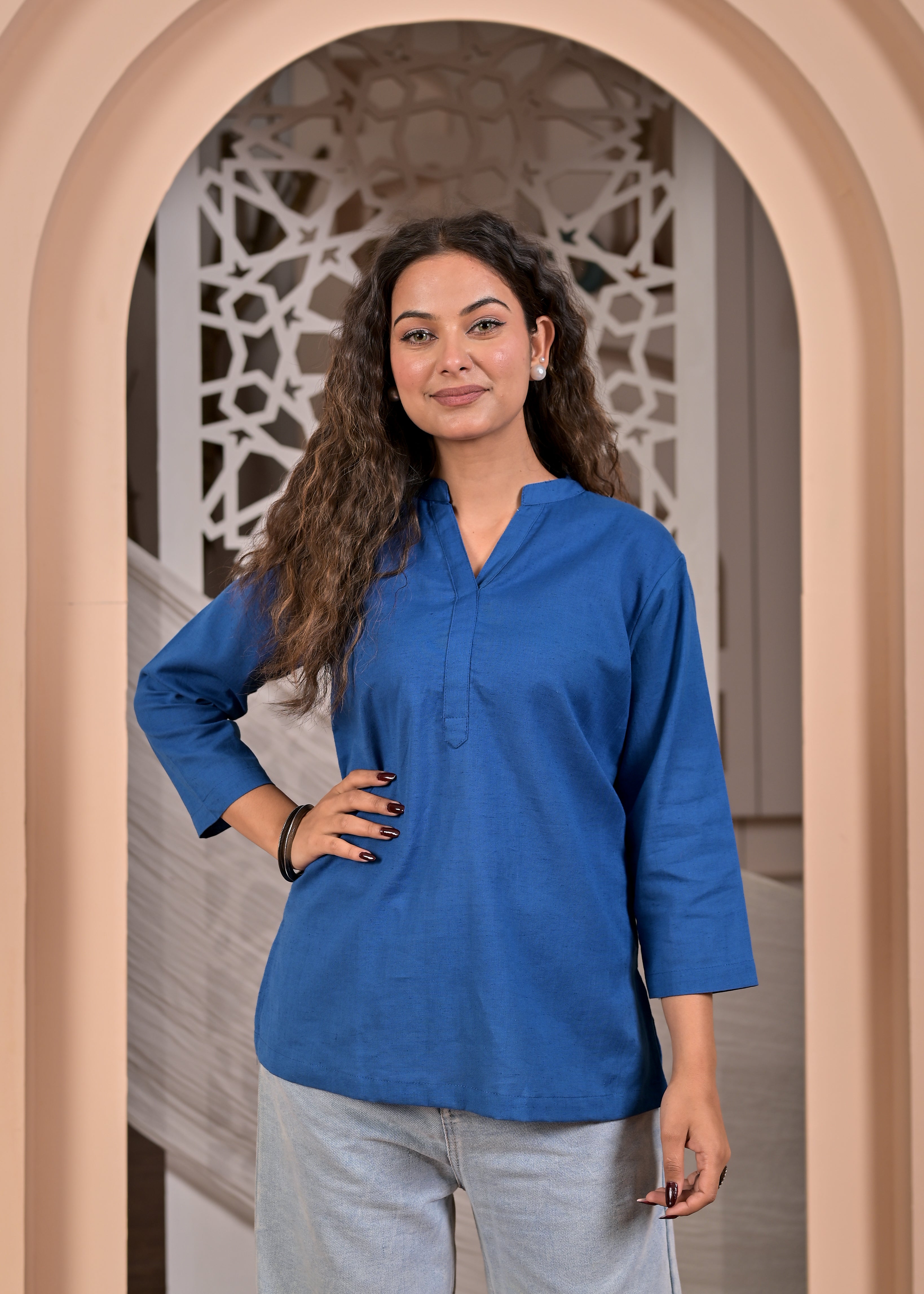 Women Solid Black Straight Kurti Top