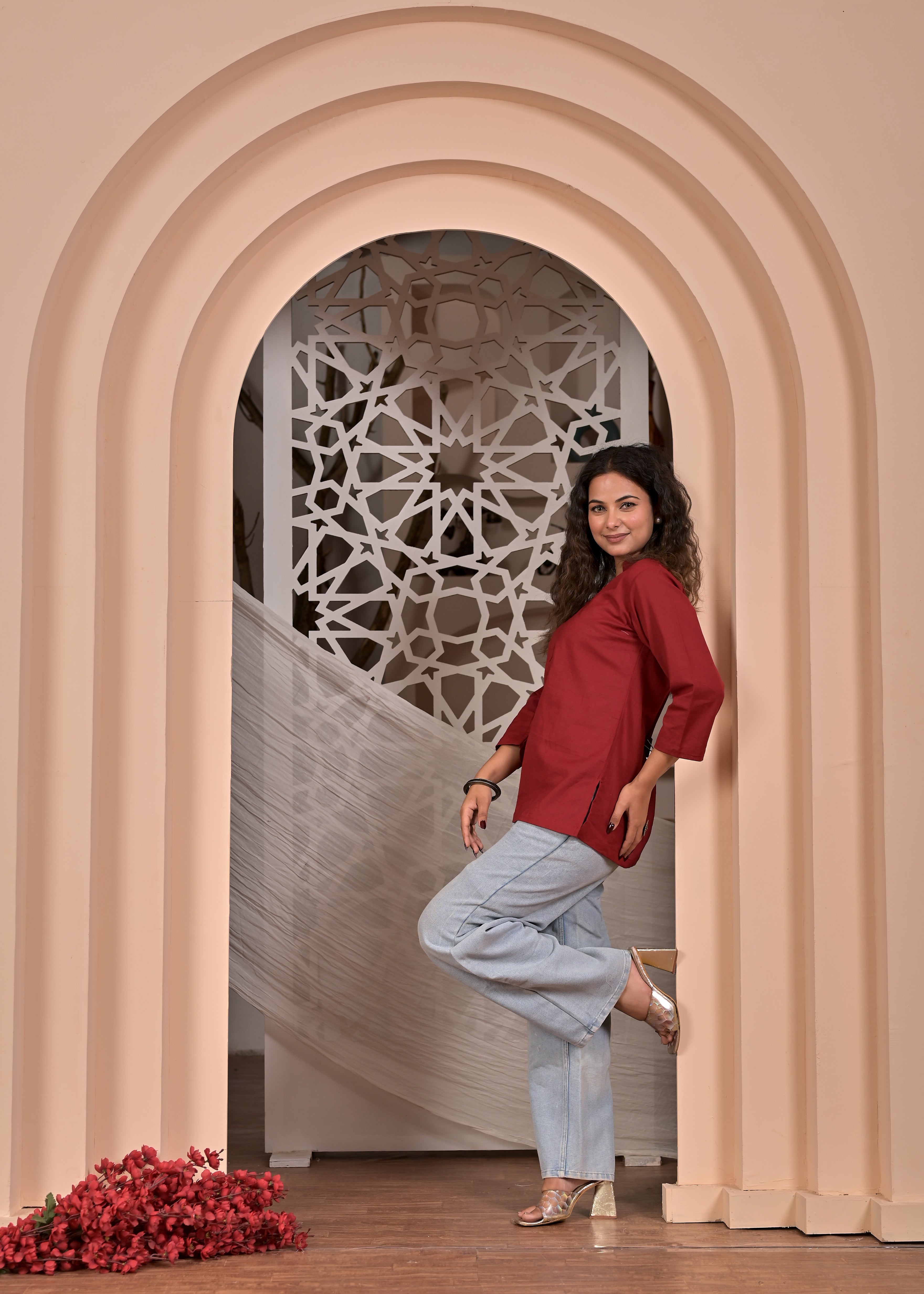 Women Solid Black Straight Kurti Top